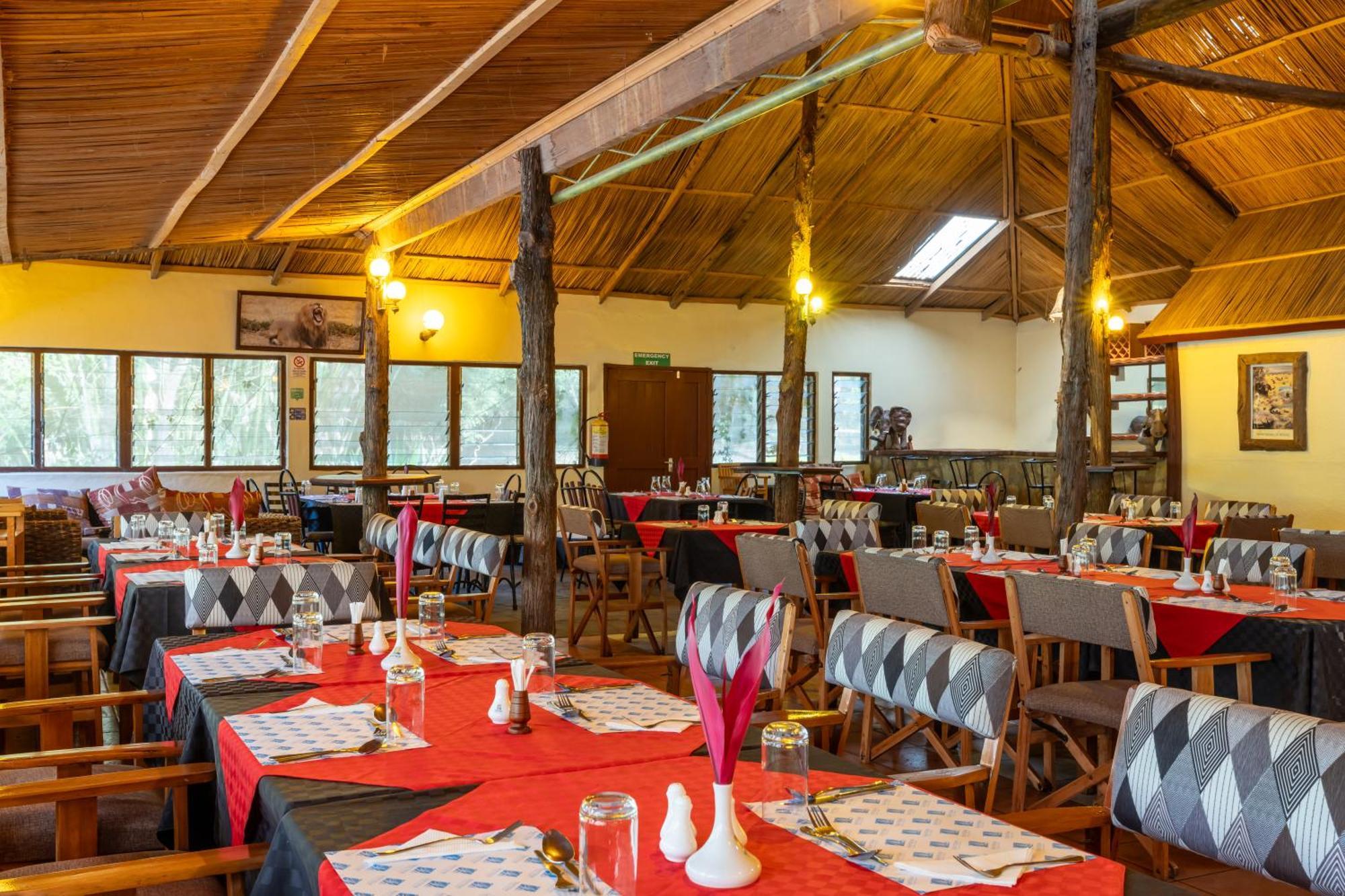 Sentrim Mara Lodge Ololaimutiek Exteriör bild