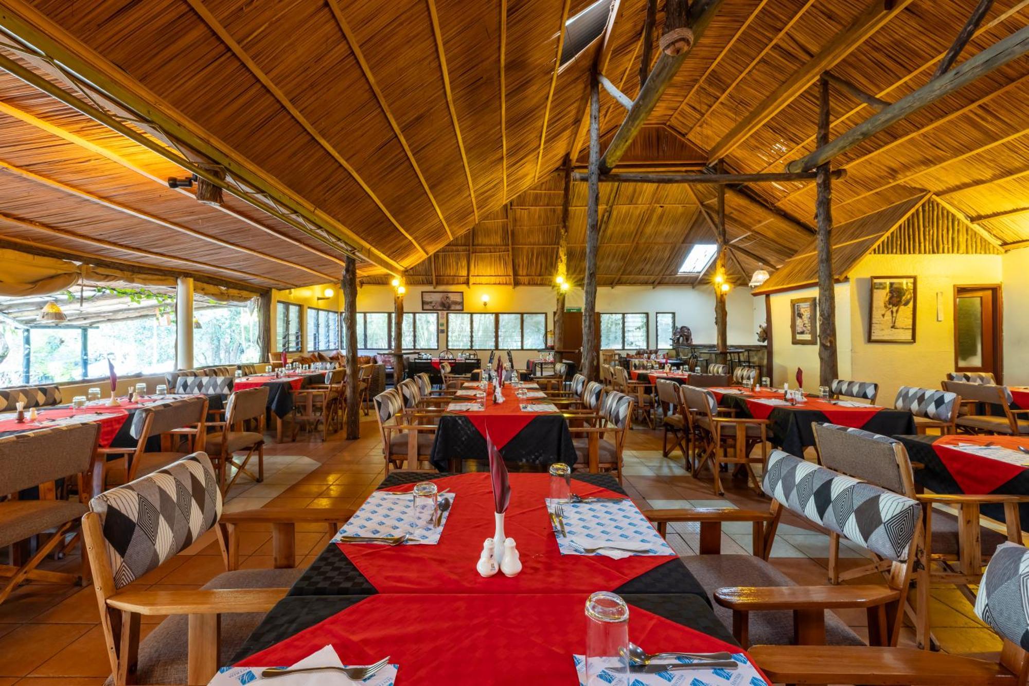 Sentrim Mara Lodge Ololaimutiek Exteriör bild