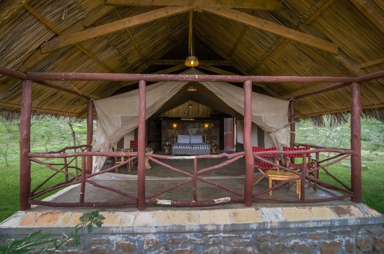 Sentrim Mara Lodge Ololaimutiek Rum bild