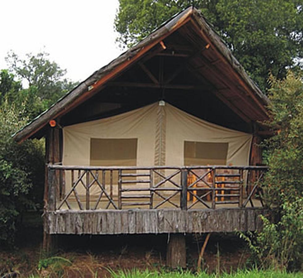 Sentrim Mara Lodge Ololaimutiek Rum bild